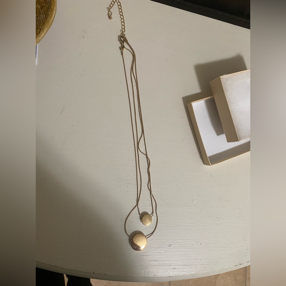 Gold tone womens necklace 18’